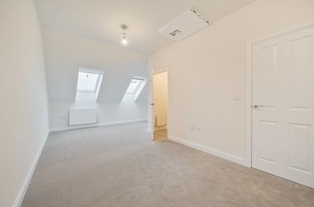 3 Bedroom House - Semi-Detached - Photo 3