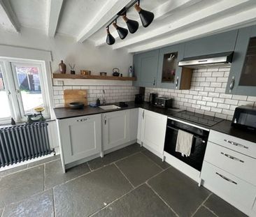 2 bedroom semi-detached house to rent - Photo 5