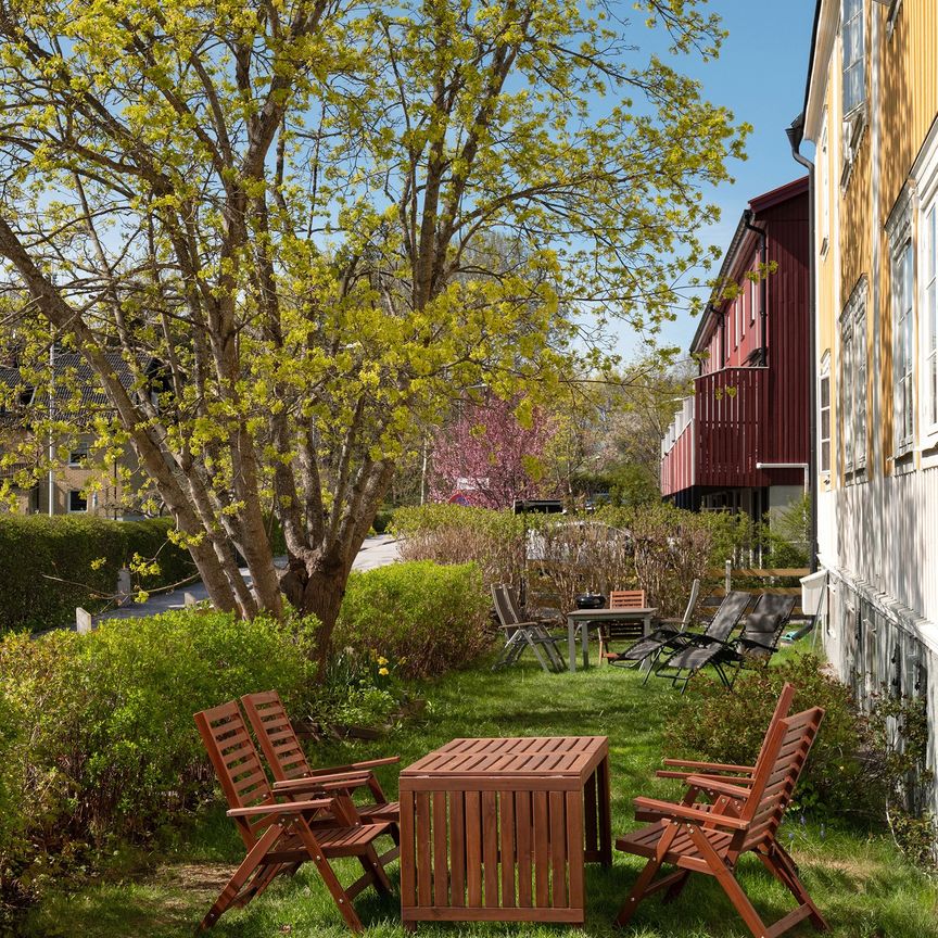 Lisebergsvägen, Älvsjö - Photo 1