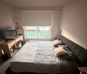 Elsternwick - Photo 1