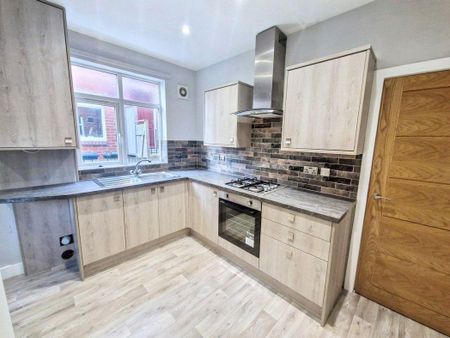 2 bed lower flat to rent in NE3 - Photo 3