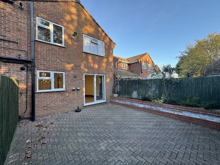 1 Bed Flat, Leicester, LE2 - Photo 5