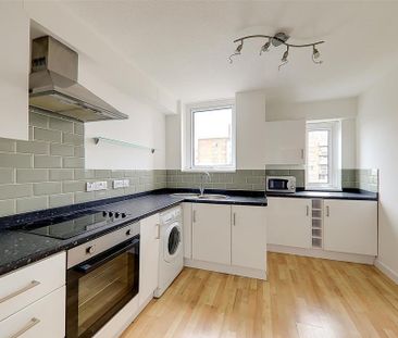 2 bedroom flat to rent - Photo 6