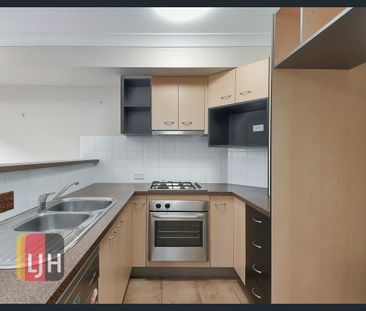 FULLY AIR CONDITIONED, 2 BEDROOM TOWNHOUSE - Photo 6