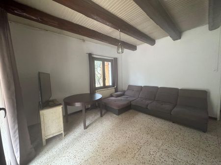 Location Appartement 3 pièces 51m² TOURVES 83170 - Photo 2