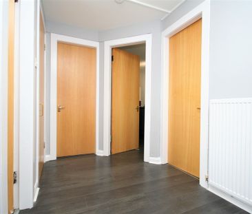 Modern & Stylish 2 Bed with parking, Duke St Available 27/4/2026 - Photo 5