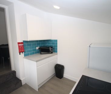 2 Bedroom | Flat 2, 46 Alexandra Road, PL4 7JT - Photo 3