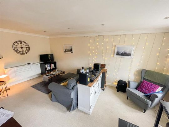 2 bedroom maisonette to rent - Photo 1