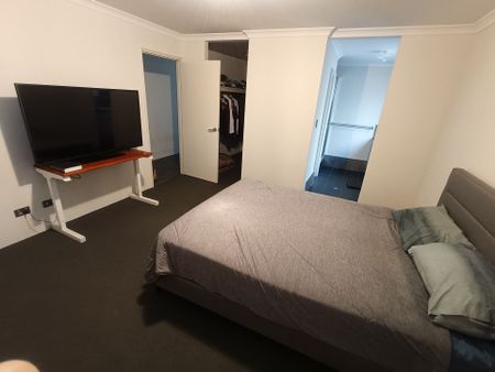 Modern 3-Bedroom, 2-Bathroom Home in the Coastal Suburb of Dalyellup - Photo 2