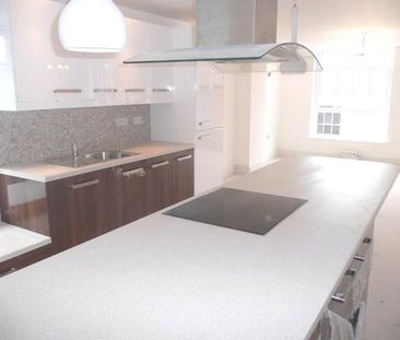 3 bedroom penthouse to rent - Photo 2