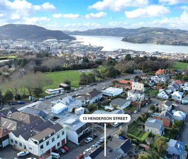 Modern 1-Bedroom Apartment with Balcony Views - Photo 1
