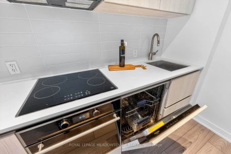 120 Broadway Avenue #205N - Photo 4