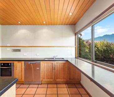 Beautiful home in central Queenstown - Photo 5