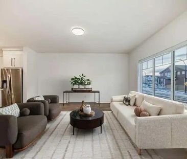 Stylish 3bed, den,2.5 bath Duplex with double guaranteed and landsc... - Photo 1