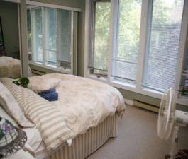 Large 1 Bedroom unit in the (Annex Area) - Photo 5