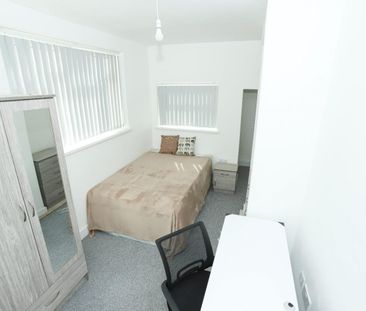 5 bedroom House To Let Total Size: 1292 SQ FT - Photo 2