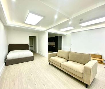 Kilburn High Road, London, NW6 - Photo 5