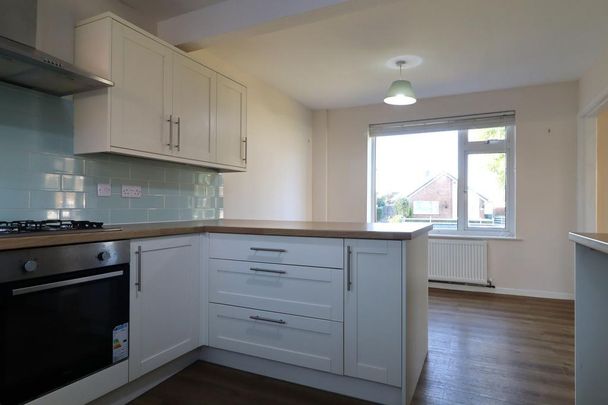 3 bedroom semi-detached house to rent - Photo 1