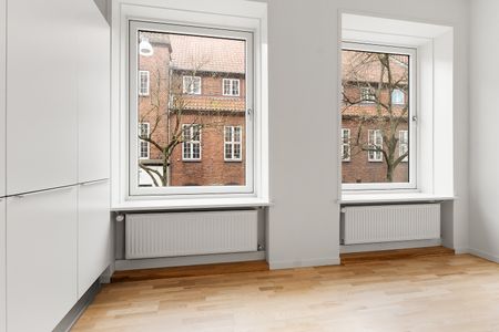 ✨ Lys og rummelig 4-værelses lejlighed midt i Odense C – perfekt som delelejlighed! ✨ - Photo 4