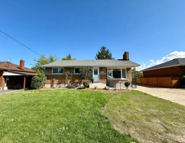 Upper- 404 Grantham Avenue | 404 Grantham Avenue, St. Catharines - Photo 1