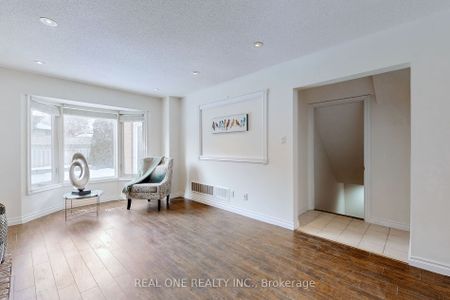 Detached Home For Lease | E8013902 - Photo 4