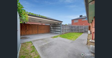 AMAZING LOCATION, AMAZING LIVING! - Photo 4