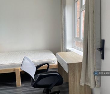 1 bedroom in a house share to rent - Photo 2