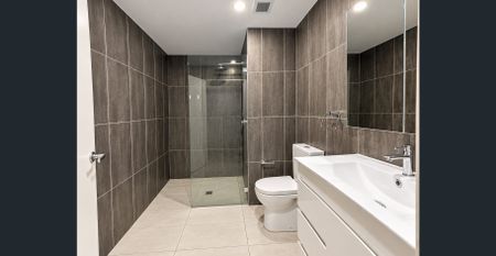 Modern Three-Bedroom Apartment with Panoramic Views - For Rent - Photo 4