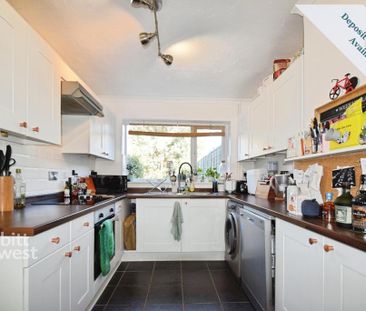 2 bedroom terraced house to rent - Photo 2