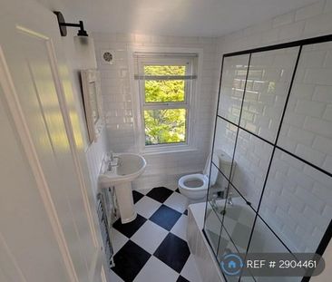 3 bedroom semi-detached house to rent - Photo 6