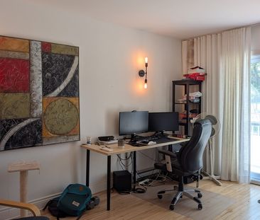 Superbe 4 1/2 Rénové Et Meublé - Photo 3