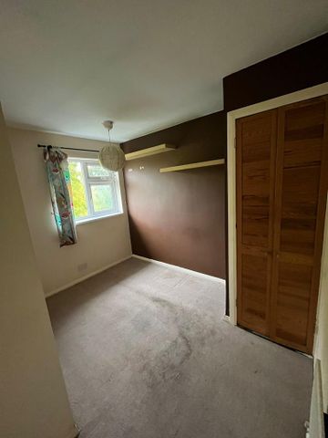 3 bedroom maisonette to rent - Photo 2