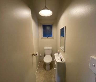 Easy Mahora living - Photo 5
