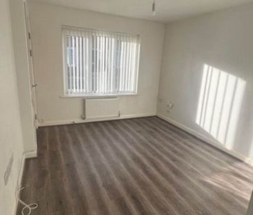 Chedlin Drive, Manchester - Photo 2