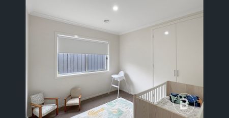 Spacious Modern Home with Two Living Areas - Photo 4