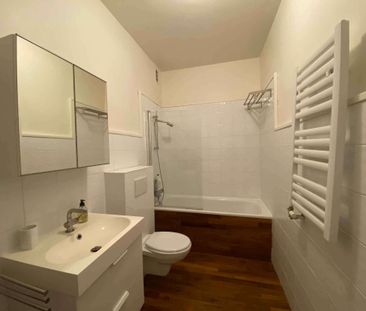 Appartement meublé de 2.5 pièces avec cachet au coeur de la Vieille... - Foto 2