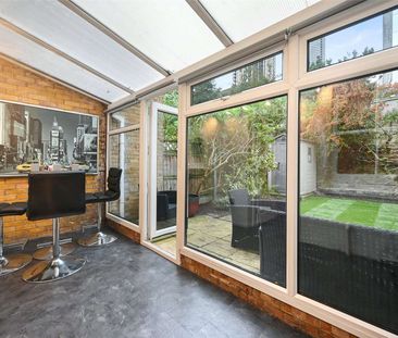 Recently refurbished and immaculately presented three bedroom Victo... - Photo 3