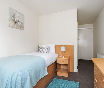 Barnard House, Hackney E9 - £804.69 per month (includes utility bills and council tax) - Photo 1