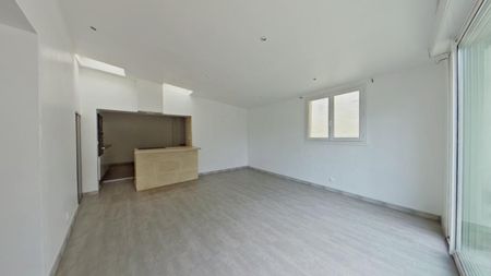 Location Appartement 4 pièces 83m² POITIERS 86000 - Photo 2