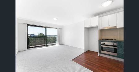 Resort Lifestyle in Prime Inner-City Location - Photo 3