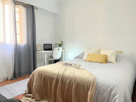 Carrer de Vázquez de Mella, Burjassot, Valencian Community 46100 - Photo 4