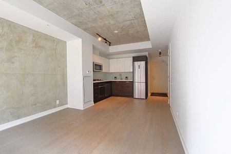 For Lease - 39 Brant Street Unit# 721, Toronto, Ontario - Photo 4
