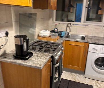 Room in a Shared House, London, SW16 - Photo 4