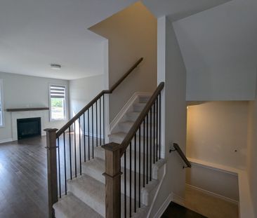For Lease - 246 Rue De Beaugency Street, Orleans - Convent Glen and... - Photo 3