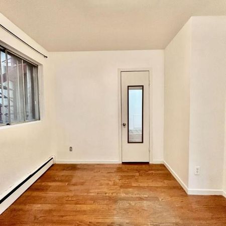 1 CH - 1 SDB - Montréal - $1,340 /mo - Photo 3