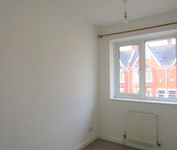 3 bed Terraced - To Let - Photo 5