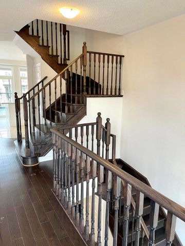 For Lease - 95 Grand Trunk Avenue, Vaughan, Ontario - Photo 5