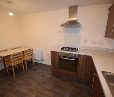 3 bedroom flat to rent - Photo 6
