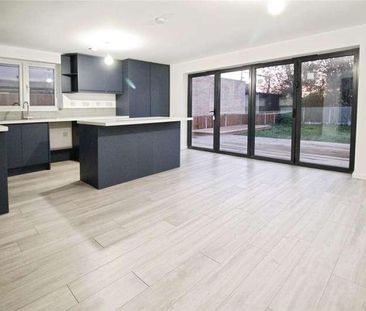 Parklands, Rochford, SS4 - Photo 5