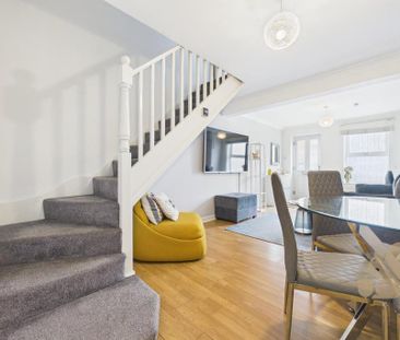 2 bedroom terraced house to rent - Photo 2